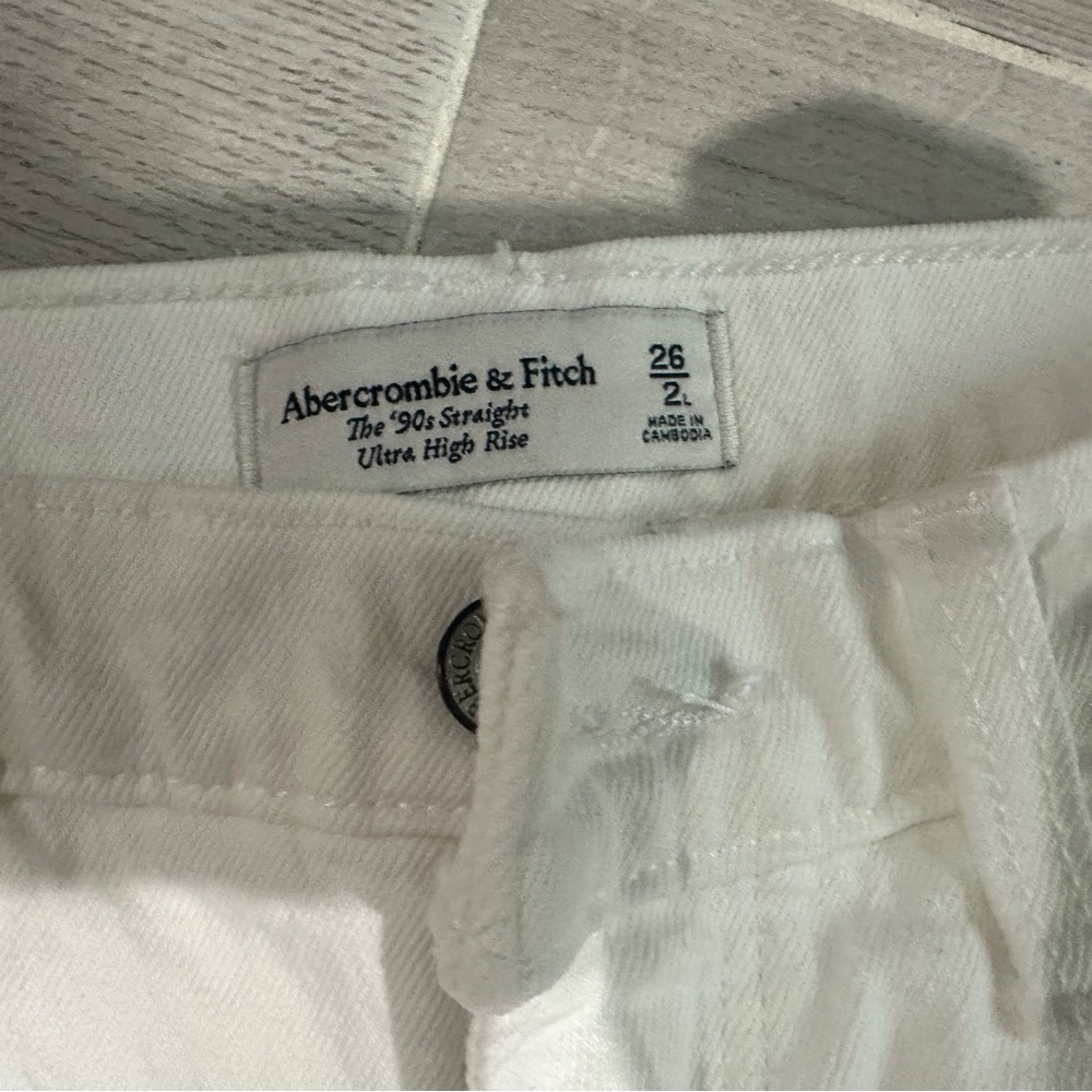 Abercrombie & Fitch White 90s Straight Ultra High Rise Jeans